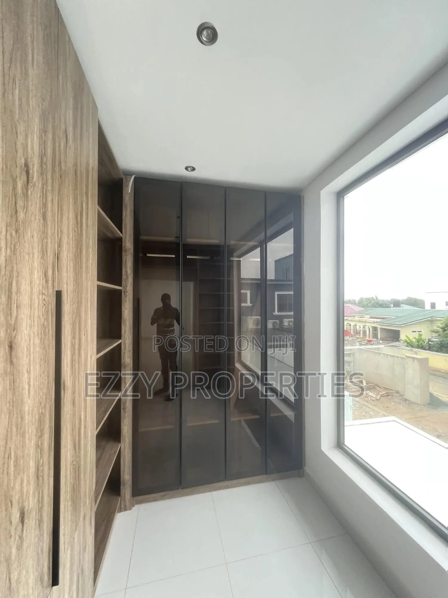 3bdrm House in 100, East Legon for sale in East Legon