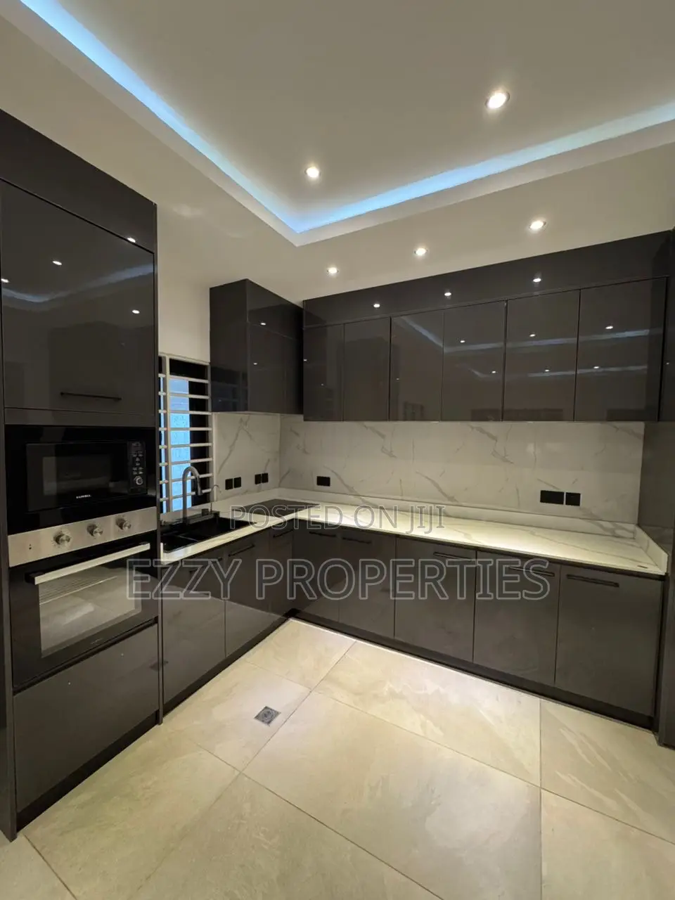 3bdrm Bungalow in Adenta Amrahia for sale in Adenta