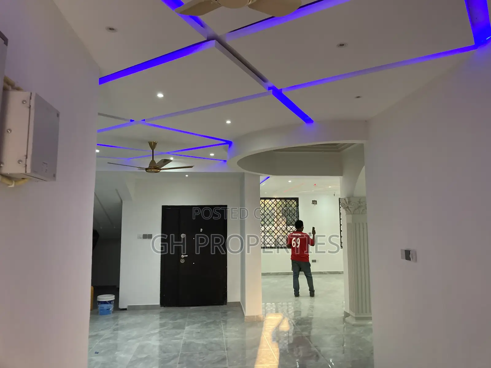 6bdrm Mansion in Executive Six, Kumasi Metropolitan for sale in Kumasi Metropolitan