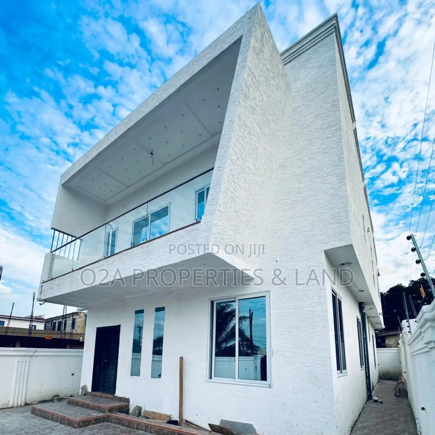 4bdrm House in Ashaley Botwe, Lake Side Estate for sale in Lake Side Estate