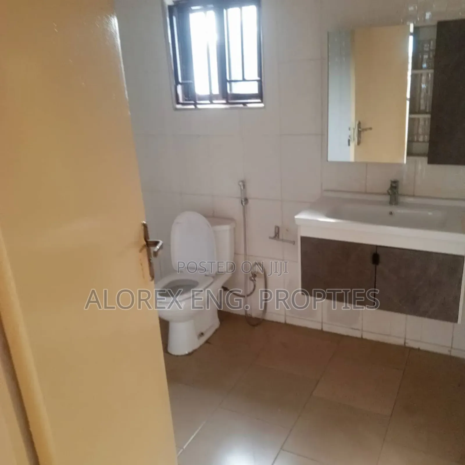 3bdrm House in $100,000 Com 25, Tema Metropolitan for sale in Tema Metropolitan