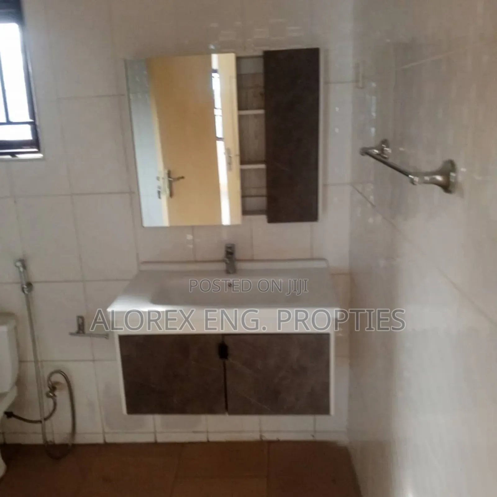 3bdrm House in $100,000 Com 25, Tema Metropolitan for sale in Tema Metropolitan