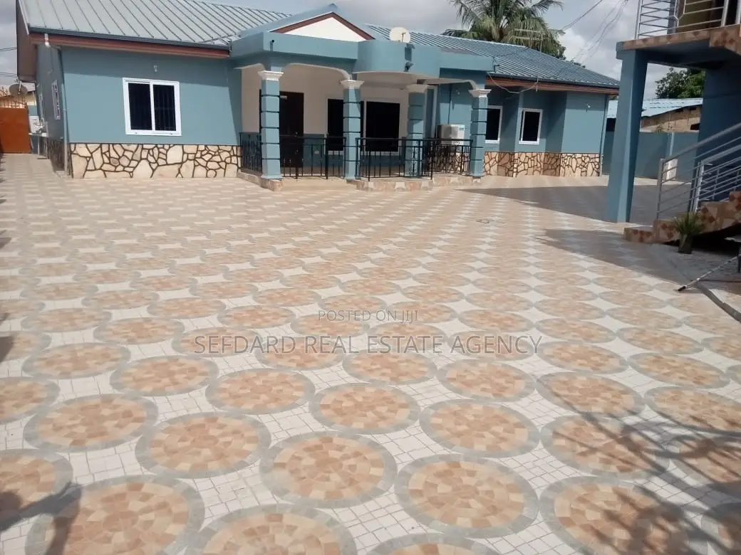 6bdrm House in Amasaman for sale in Amasaman