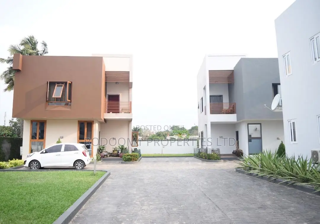 4bdrm Duplex in Tesano Gardens for sale in Tesano
