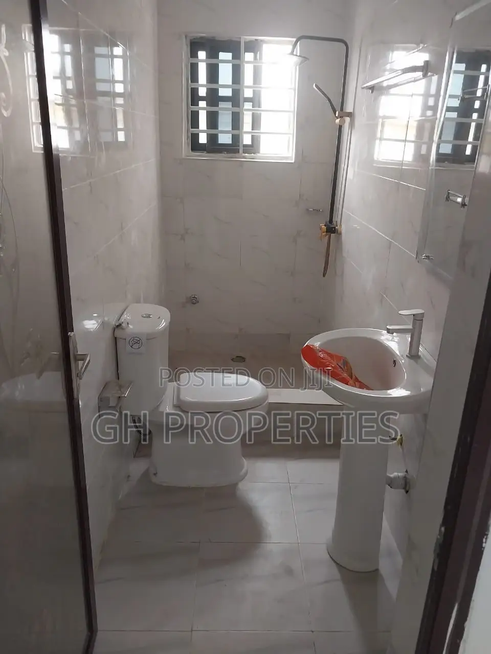3bdrm House in Asokore Pakoso, Kumasi Metropolitan for sale in Kumasi Metropolitan