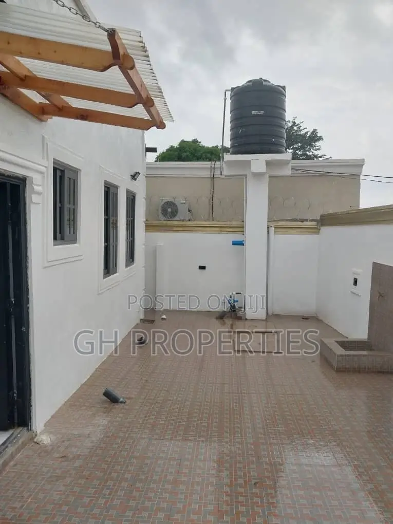 3bdrm House in Asokore Pakoso, Kumasi Metropolitan for sale in Kumasi Metropolitan