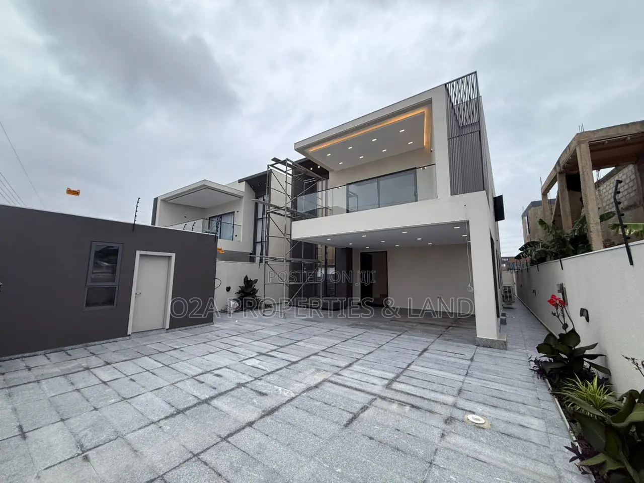 4bdrm House in Ashaley Botwe, Lake Side Estate for sale in Lake Side Estate
