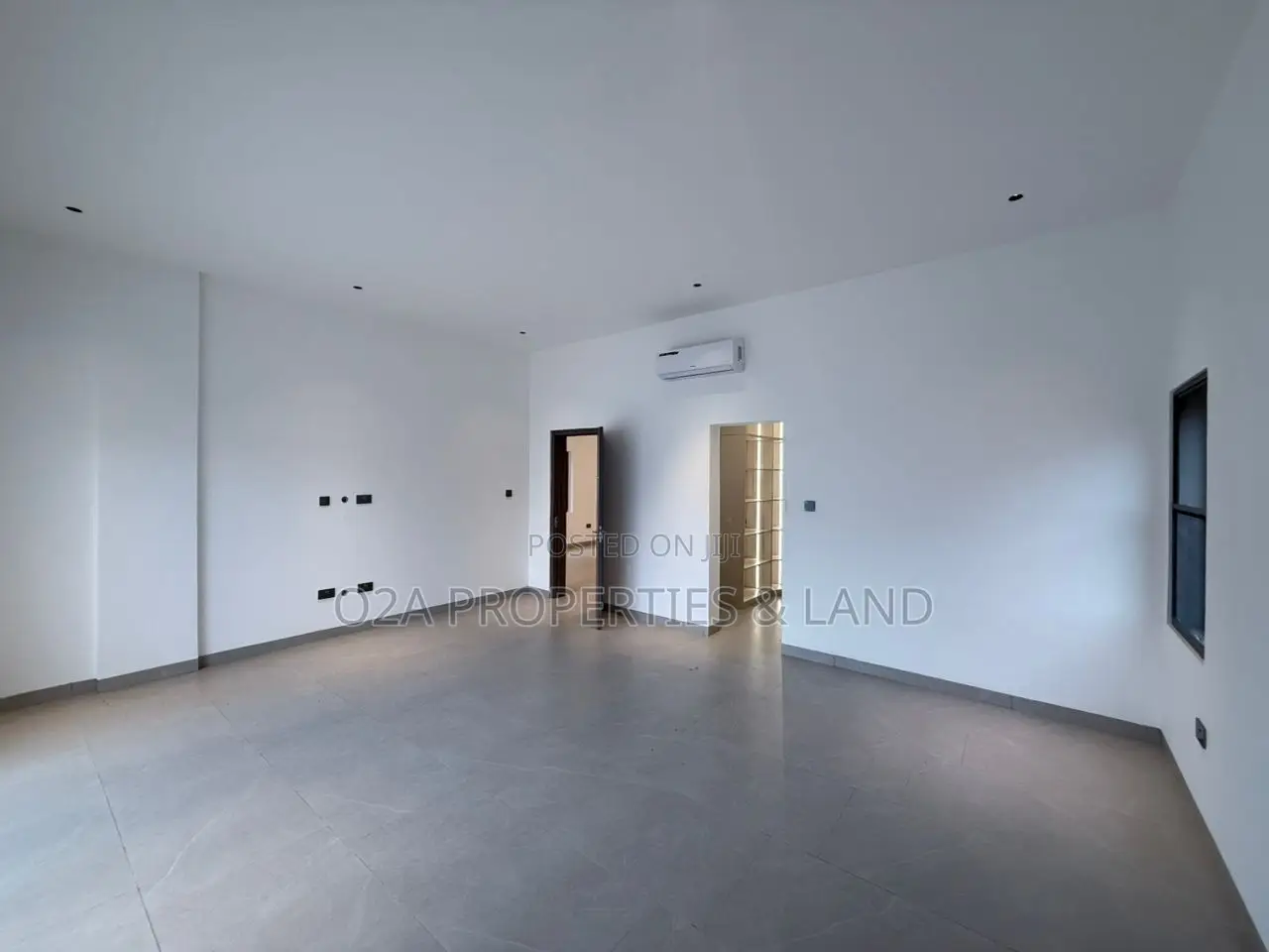 4bdrm House in Ashaley Botwe, Lake Side Estate for sale in Lake Side Estate