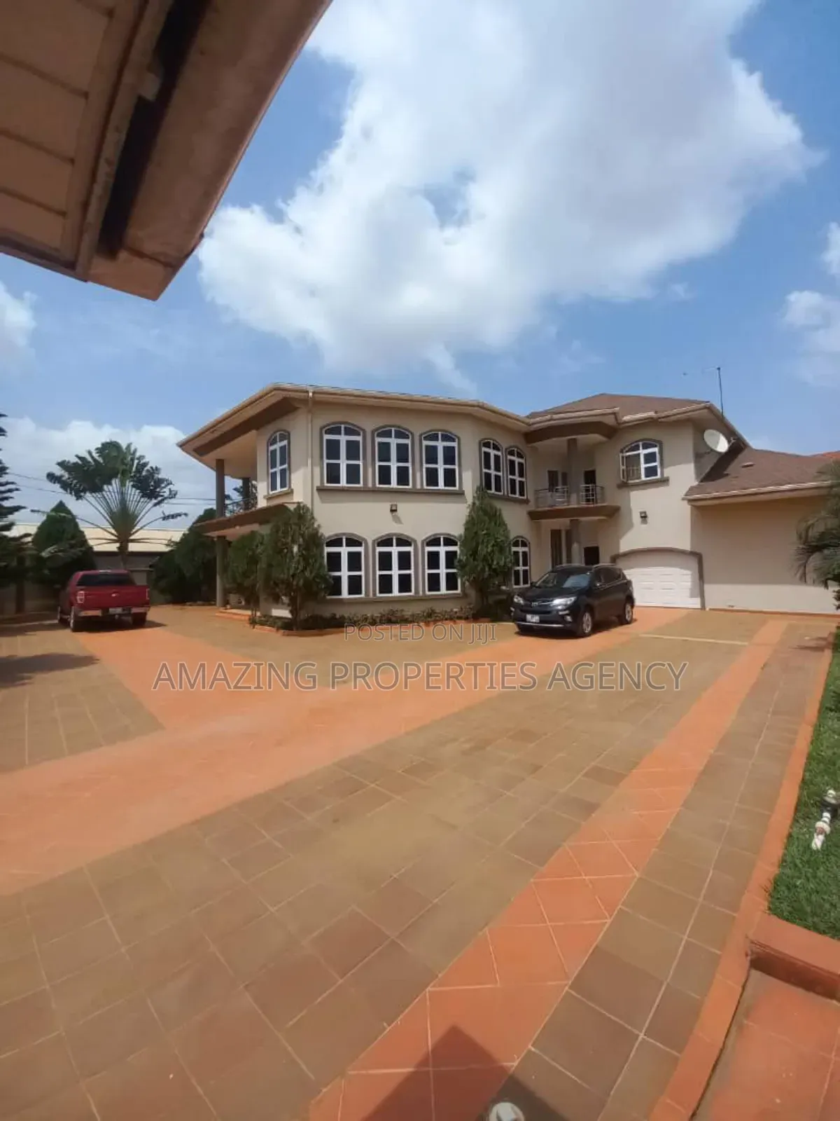 6bdrm Mansion in Adjiriganor for sale in Adjiriganor