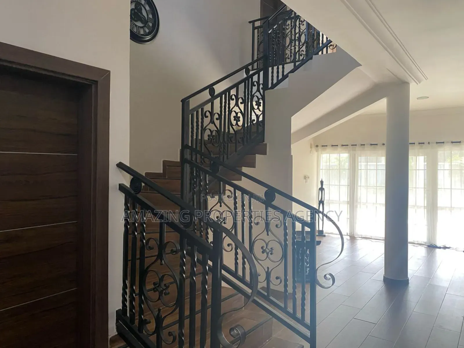 5bdrm Mansion in Aburi for sale in Aburi
