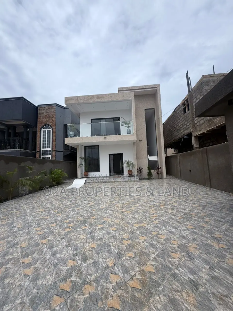 4bdrm House in East Legon Ogbojo for sale in New Legon