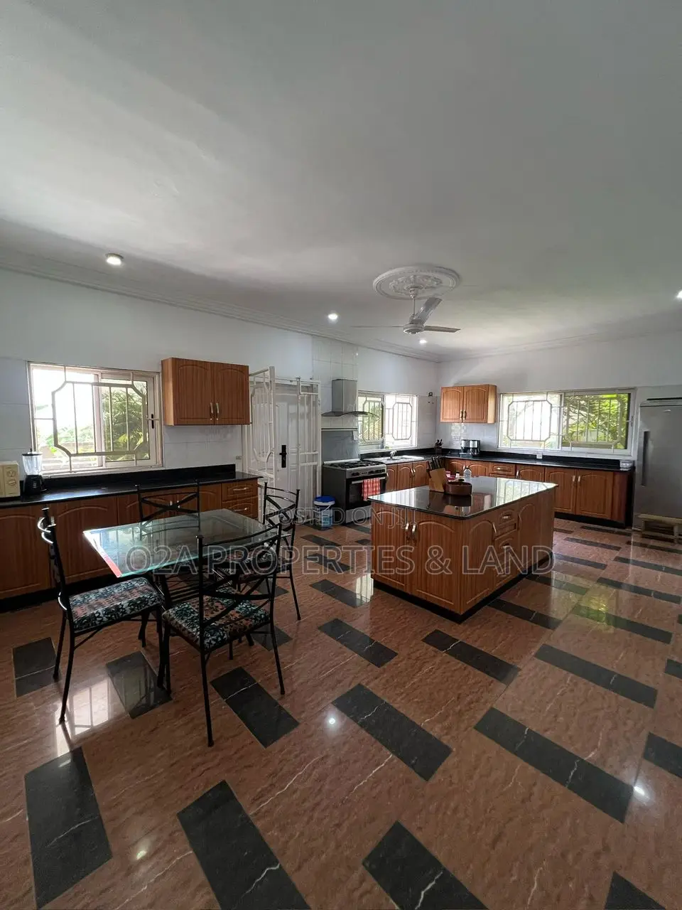 5bdrm House in Aburi for sale in Aburi