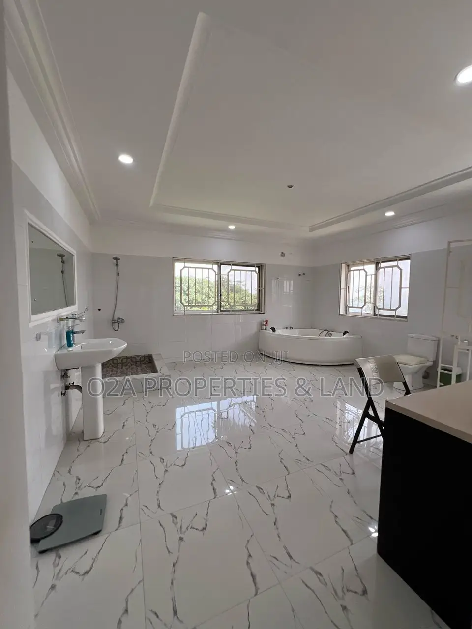 5bdrm House in Aburi for sale in Aburi
