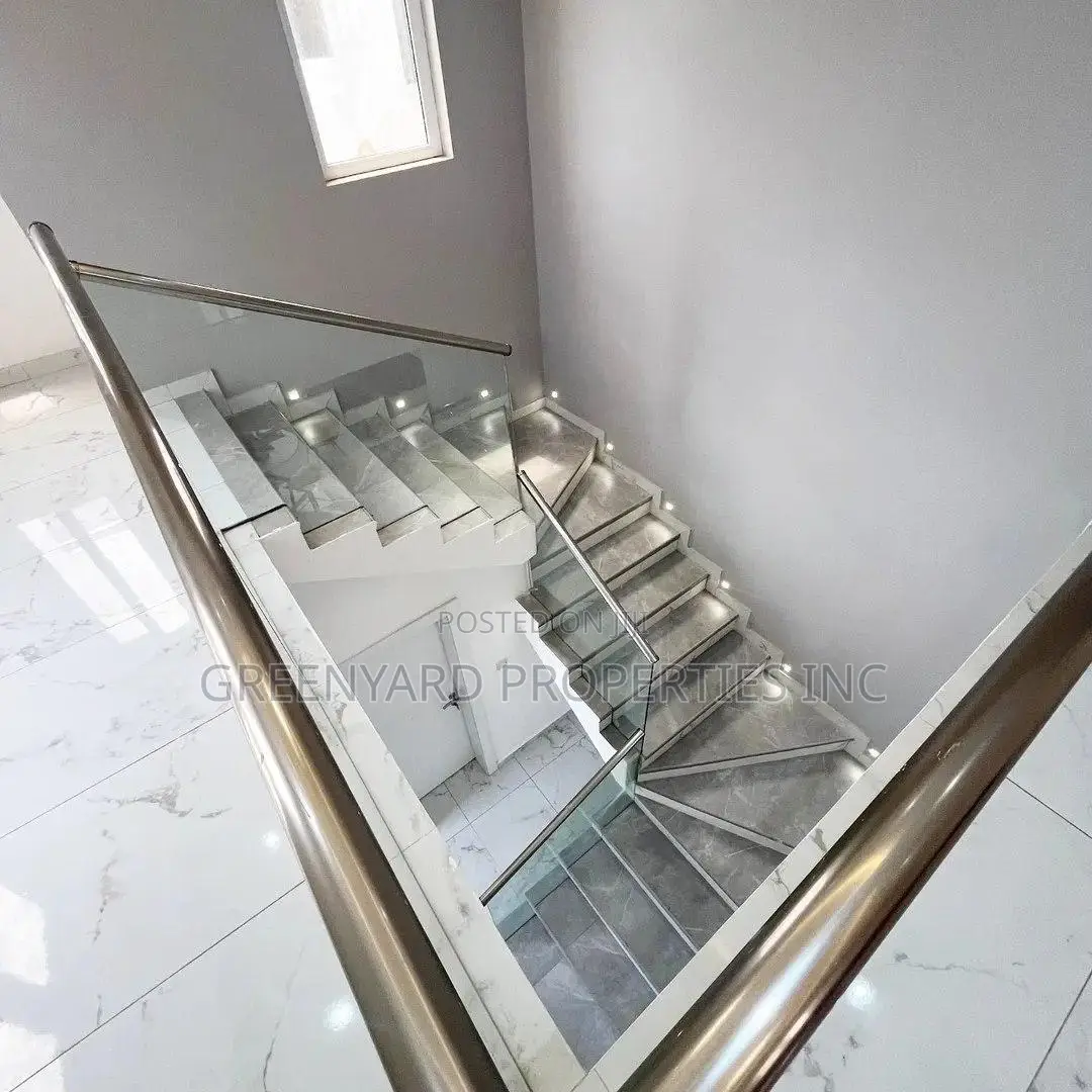 4bdrm House in East, Airport Residential Area for sale in Airport Residential Area