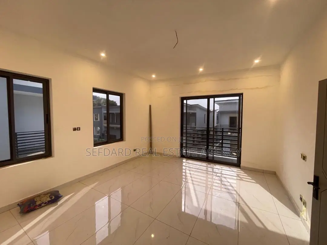 Furnished 3bdrm Townhouse/Terrace in Sefdard Real Estate, Haatso in Haatso