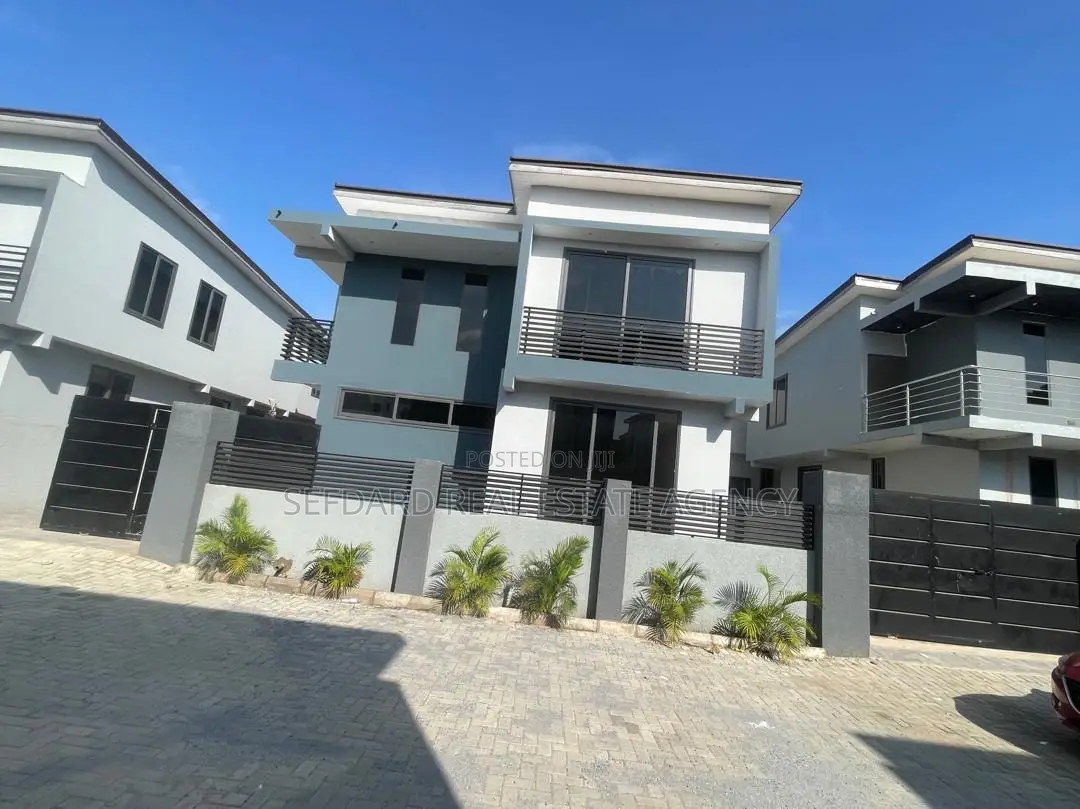 Furnished 3bdrm Townhouse/Terrace in Sefdard Real Estate, Haatso in Haatso