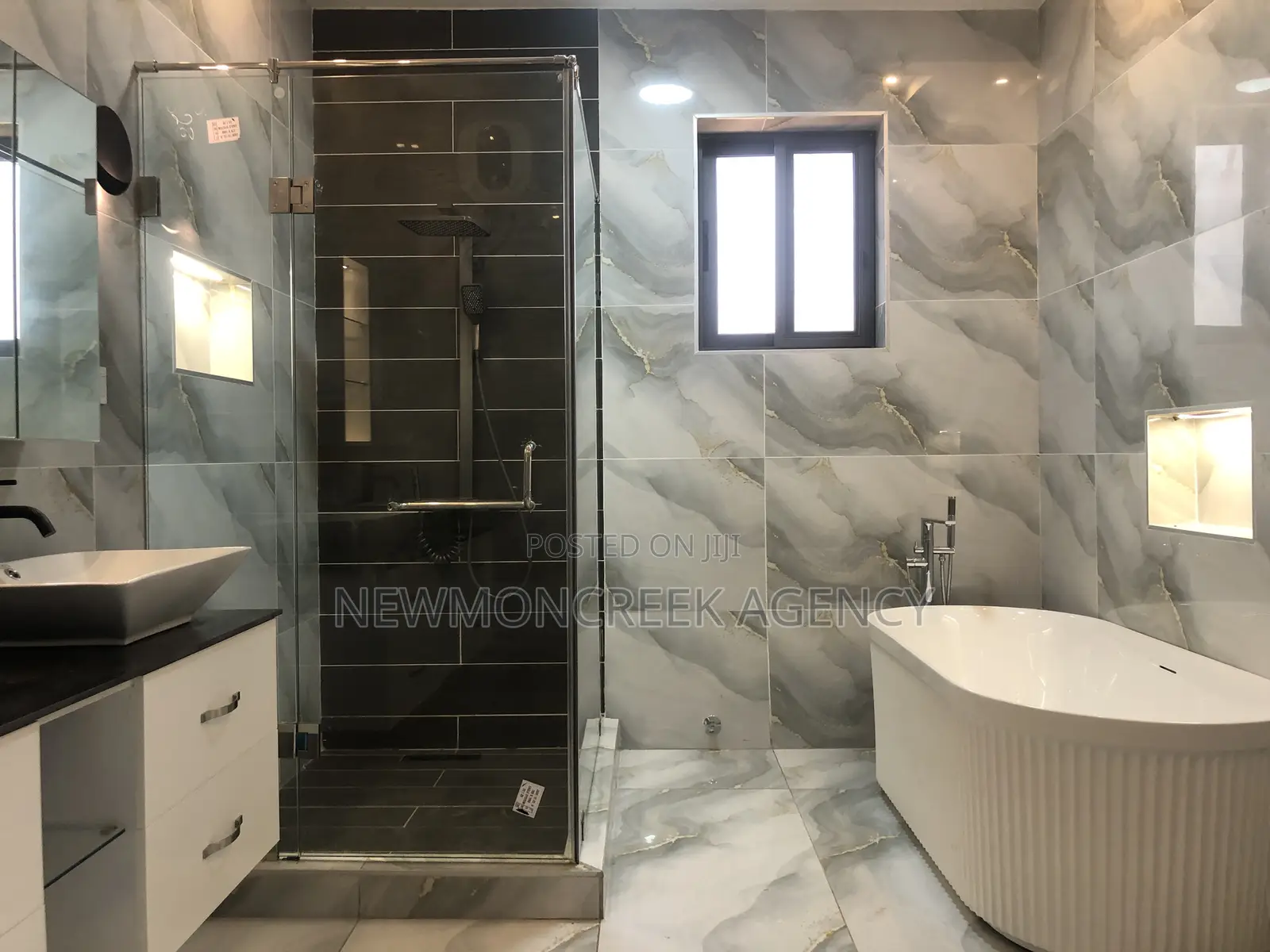 4bdrm Duplex in New Legon for sale in New Legon