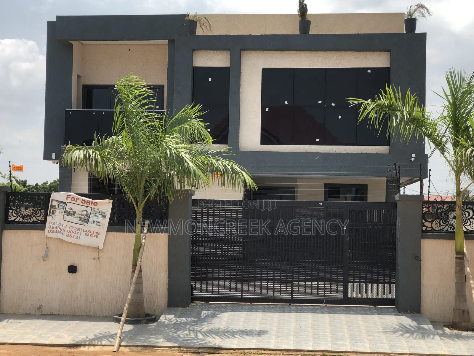 4bdrm Duplex in New Legon for sale in New Legon