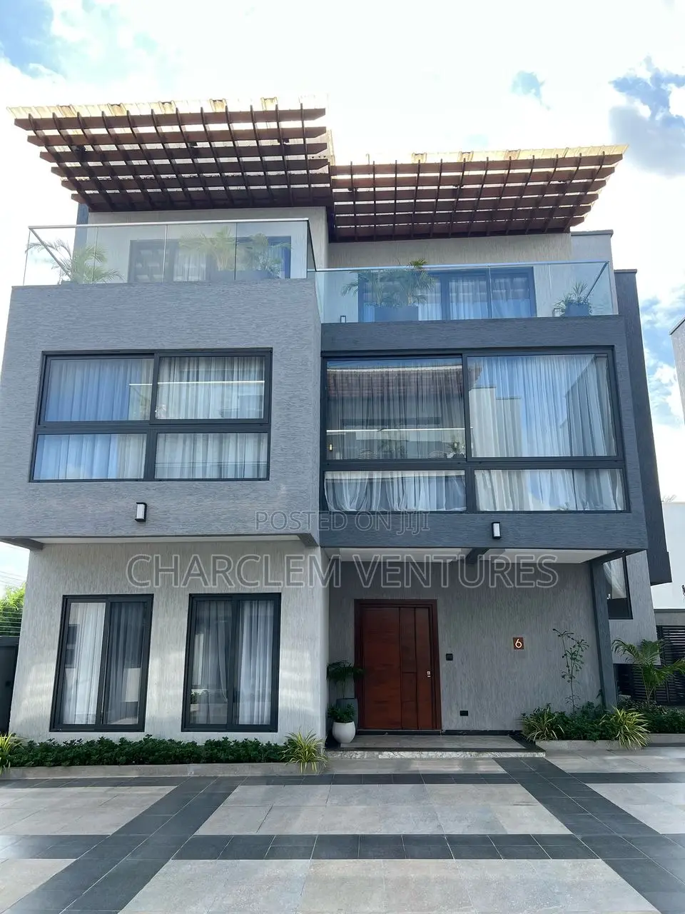 Furnished 4bdrm Townhouse / Terrace in Charclem Ventures, Dzorwulu in Dzorwulu