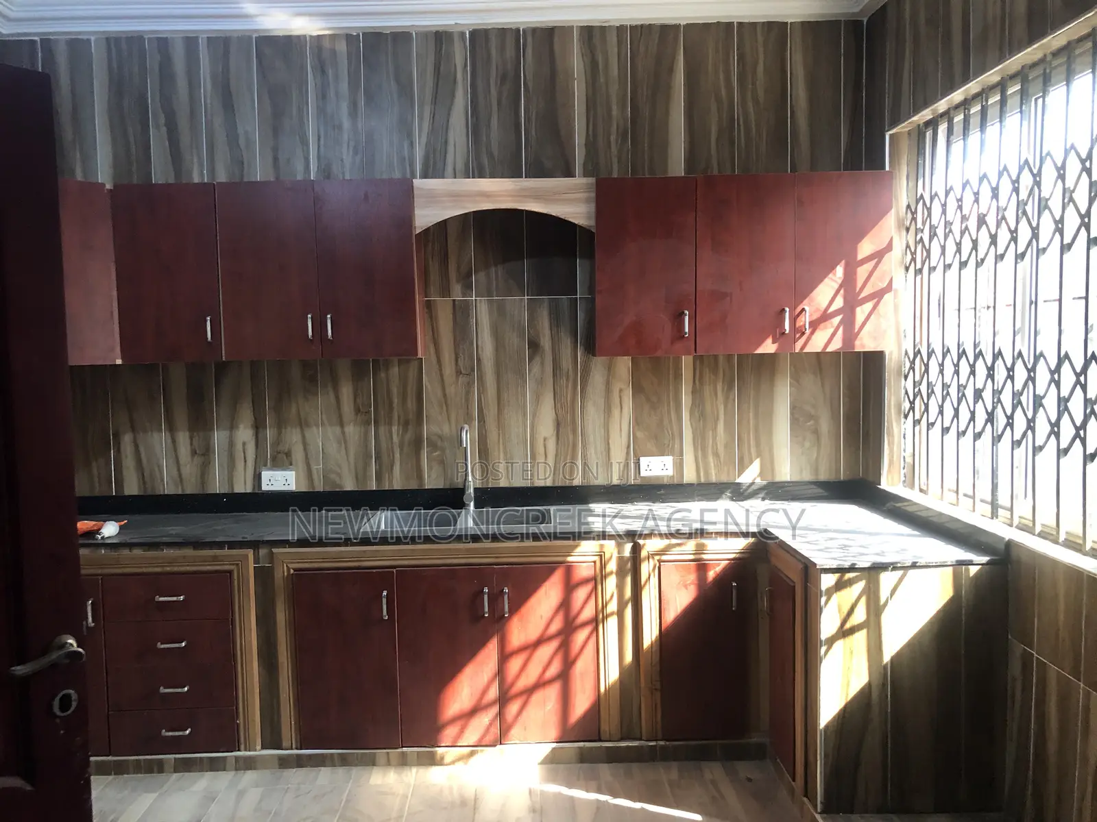 4bdrm Duplex in Lakeside Estates, Accra Metropolitan for rent in Accra Metropolitan