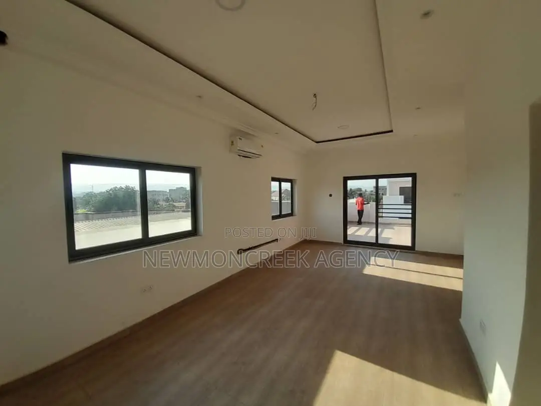 4bdrm Duplex in Adenta Pantang, Accra Metropolitan for sale in Accra Metropolitan