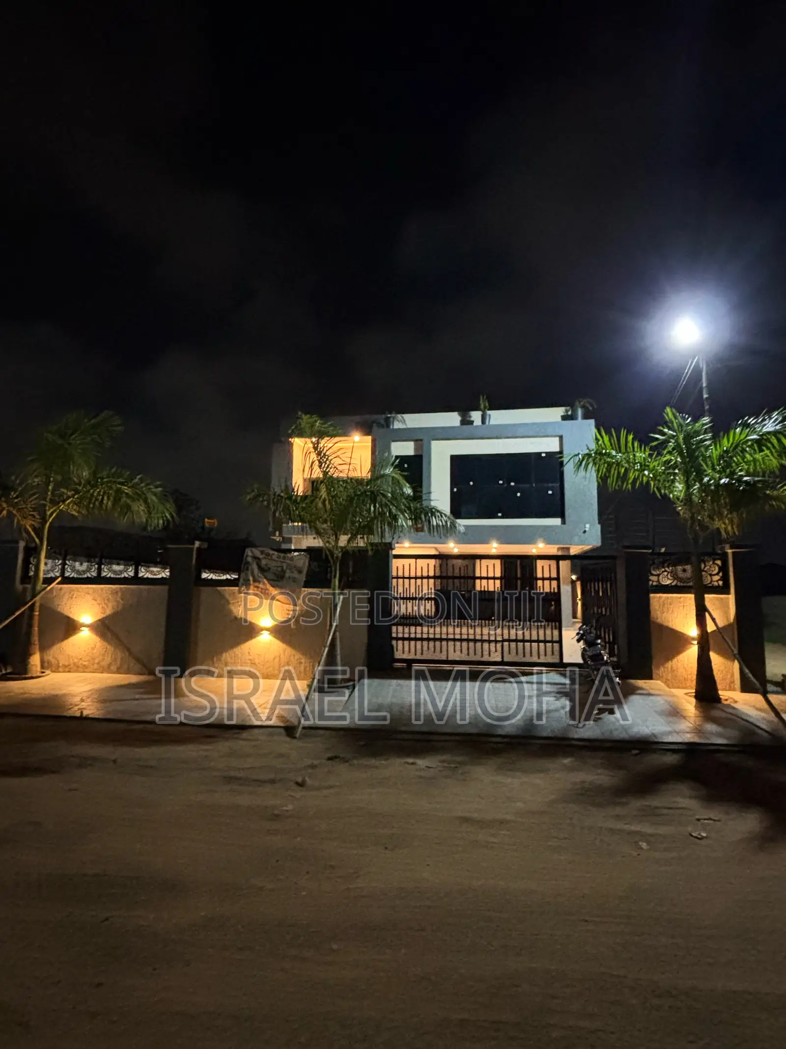 Executive Four Bedrooms Duplex House for Sale Lakeside Estat in Lake Side Estate