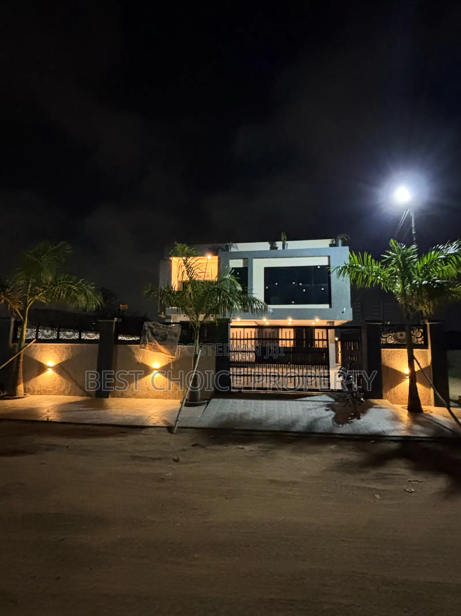 Executive Four Bedrooms Duplex House for Sale Lakeside Estat in Lake Side Estate