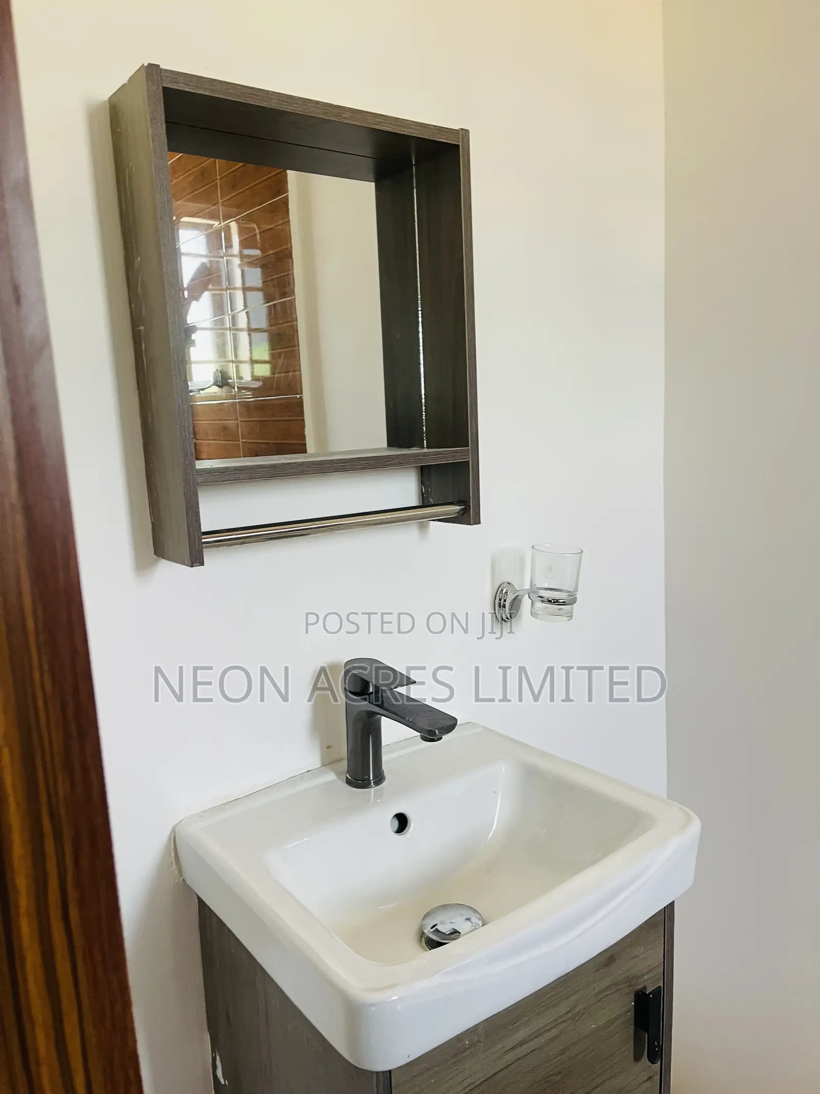 2bdrm House in The Laurels, School Junction for sale in School Junction