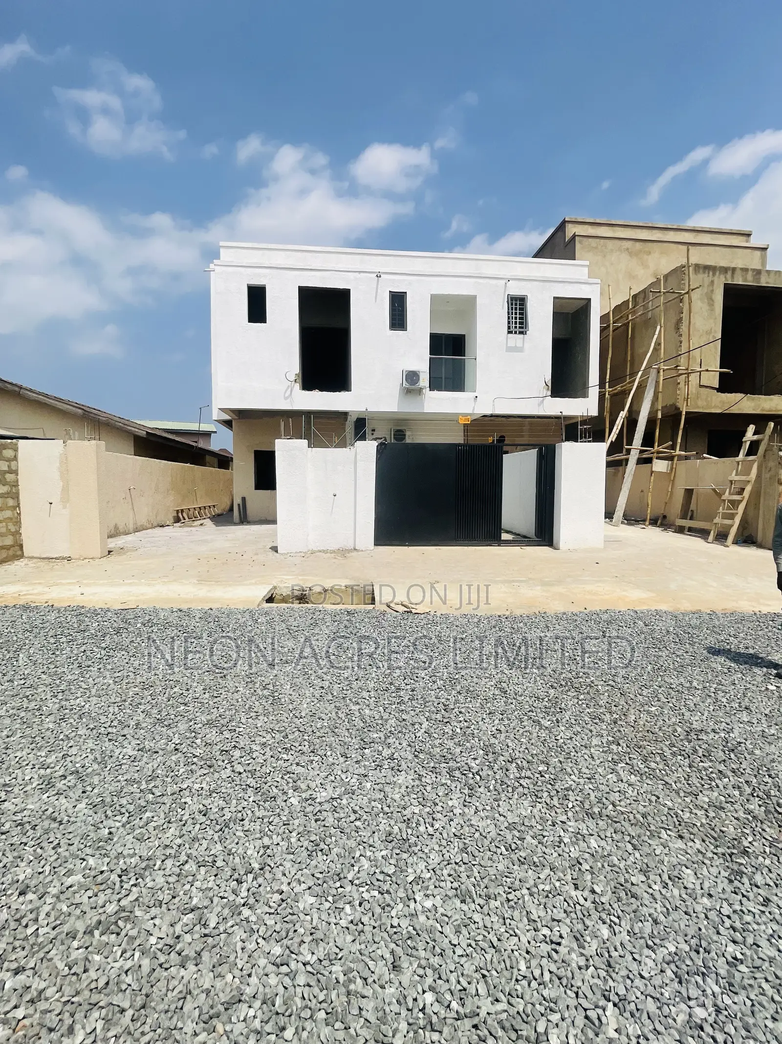 2bdrm House in The Laurels, School Junction for sale in School Junction