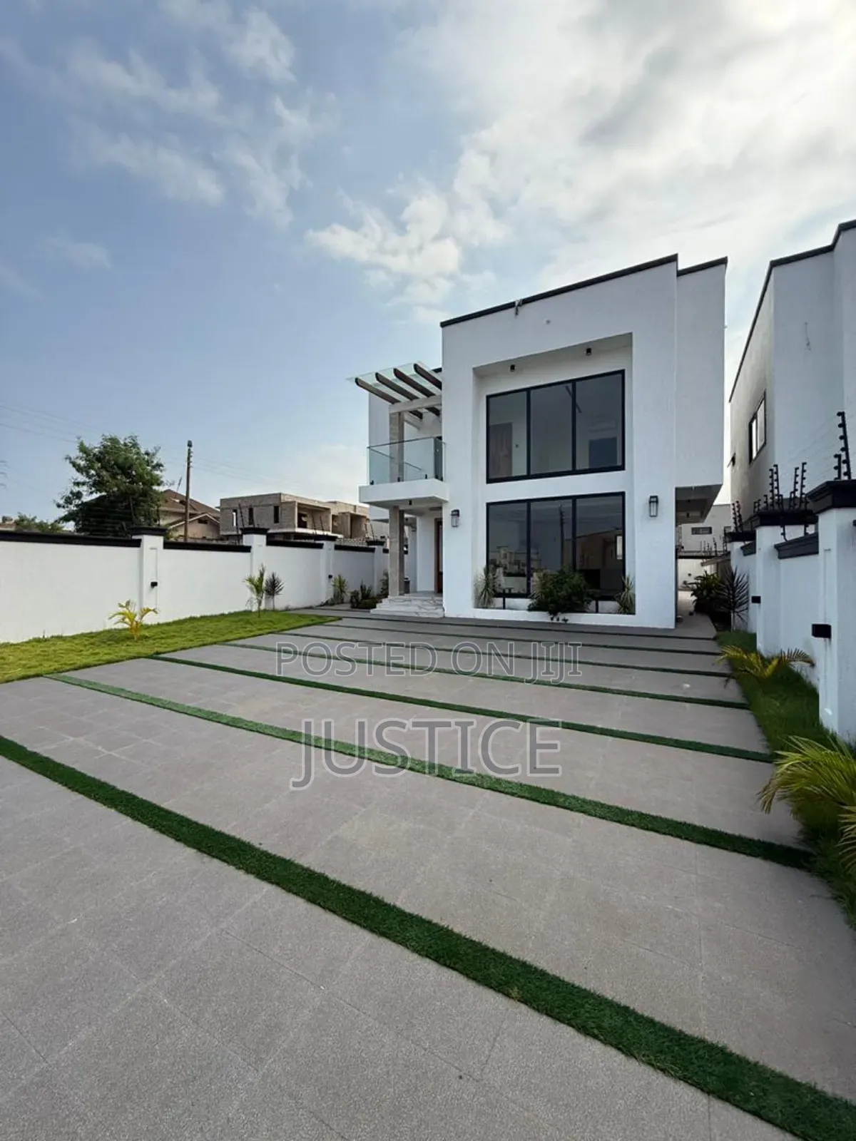 4bdrm House in East Airport for sale in Airport Residential Area