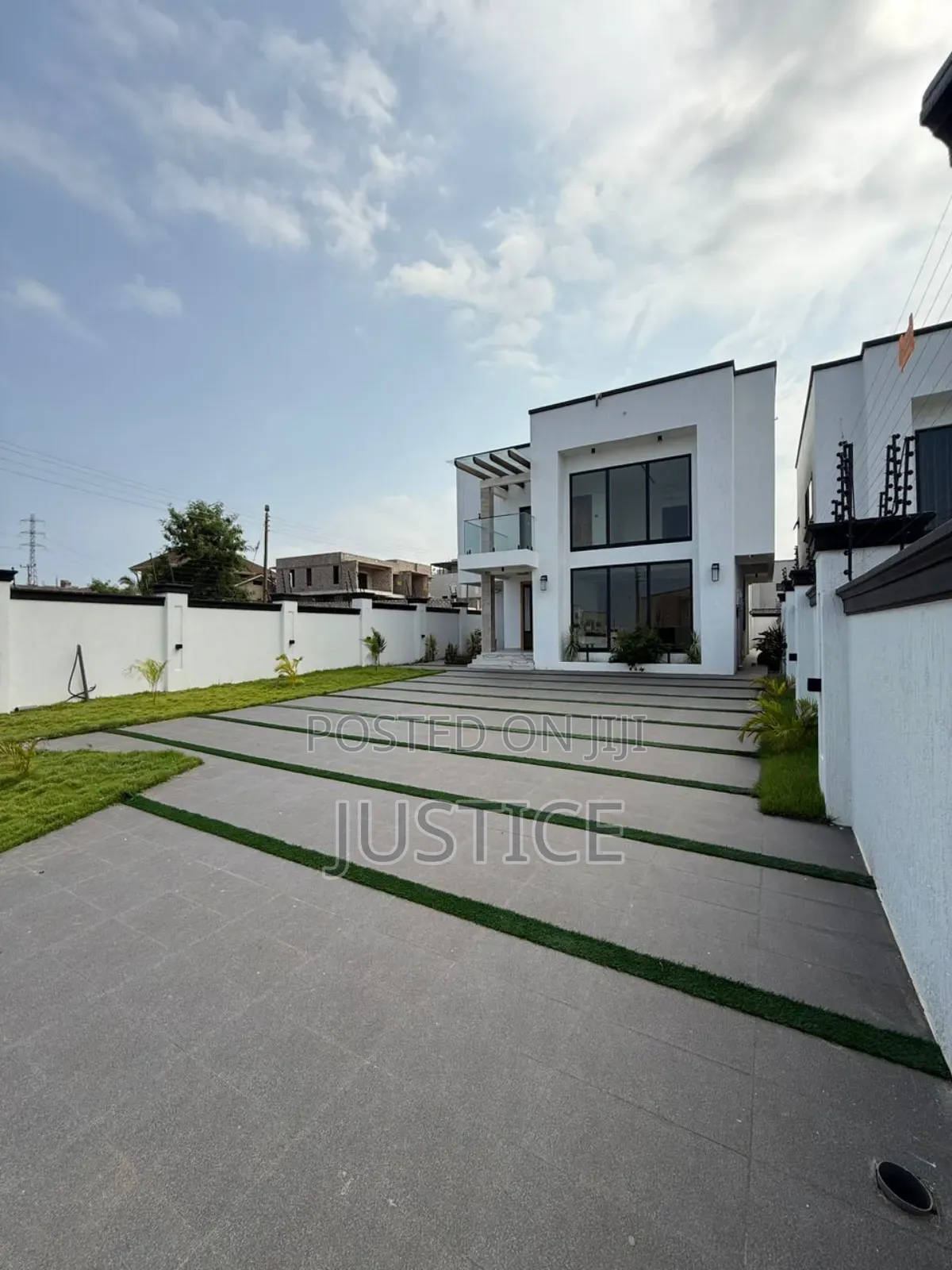 4bdrm House in East Airport for sale in Airport Residential Area