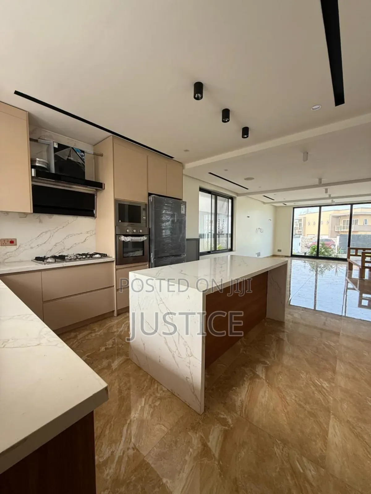 4bdrm House in East Airport for sale in Airport Residential Area