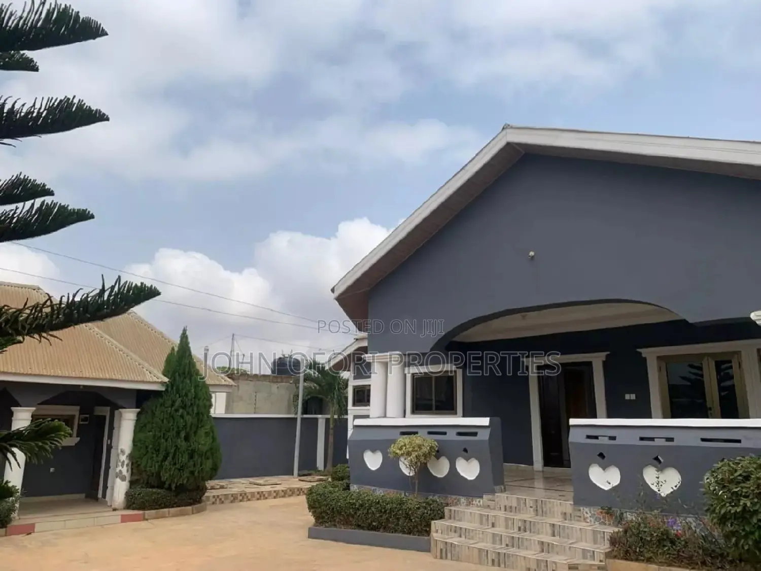 2bdrm Apartment in Emena Hospital, Kumasi Metropolitan for rent in Kumasi Metropolitan