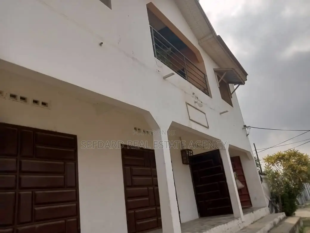 5bdrm House in Pokuase for sale in Pokuase