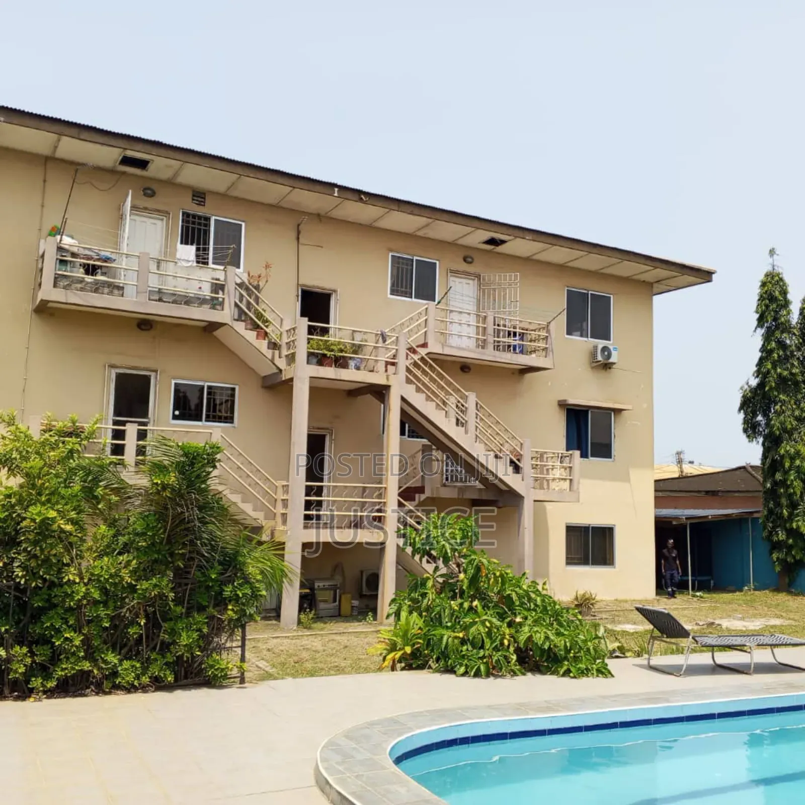 20bdrm Apartment in Osu for sale in Osu