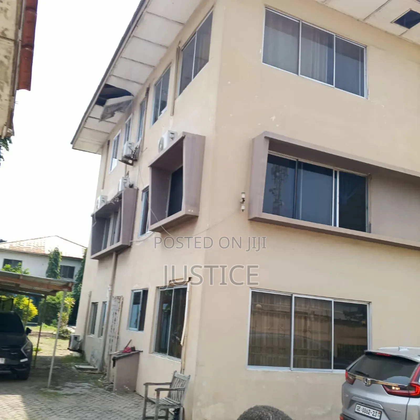 20bdrm Apartment in Osu for sale in Osu