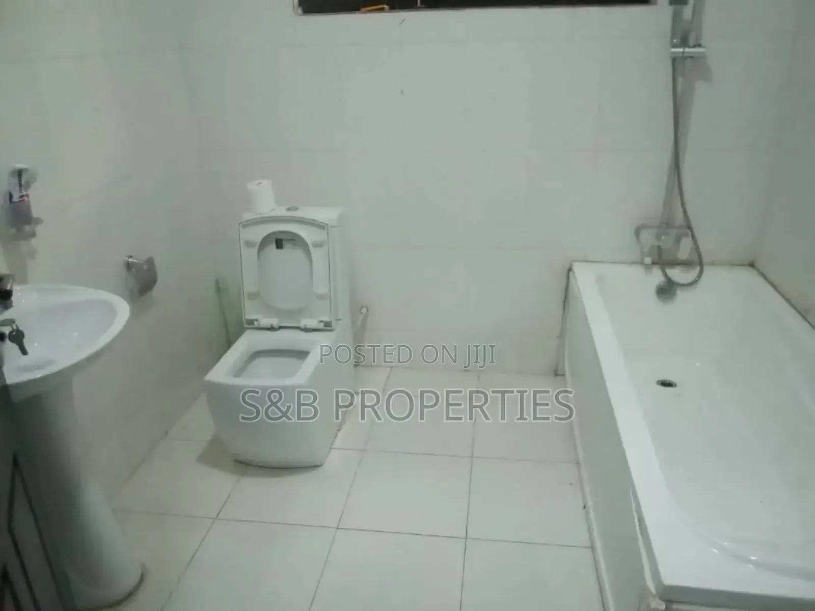 4bdrm House in Ashomang Estate for sale in Ashomang Estate
