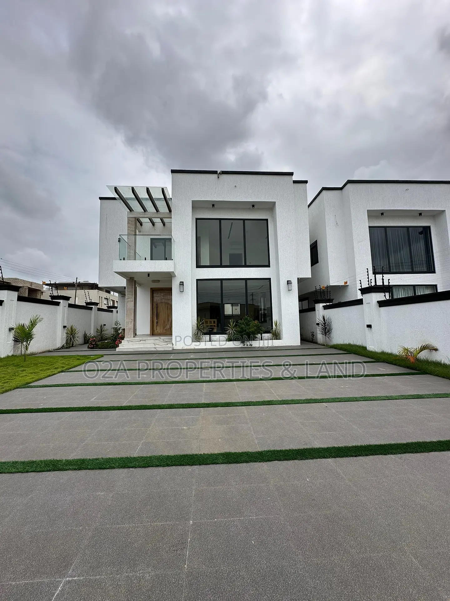 4bdrm House in East Airport for sale in Airport Residential Area