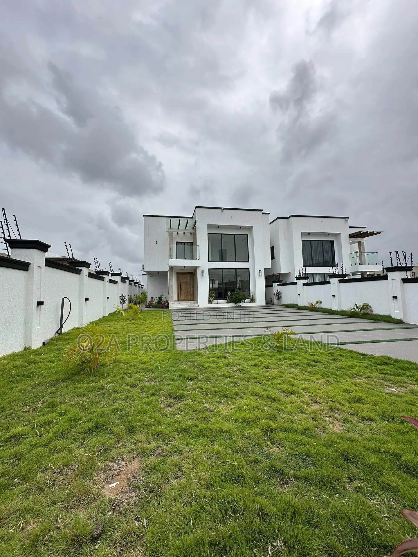 4bdrm House in East Airport for sale in Airport Residential Area
