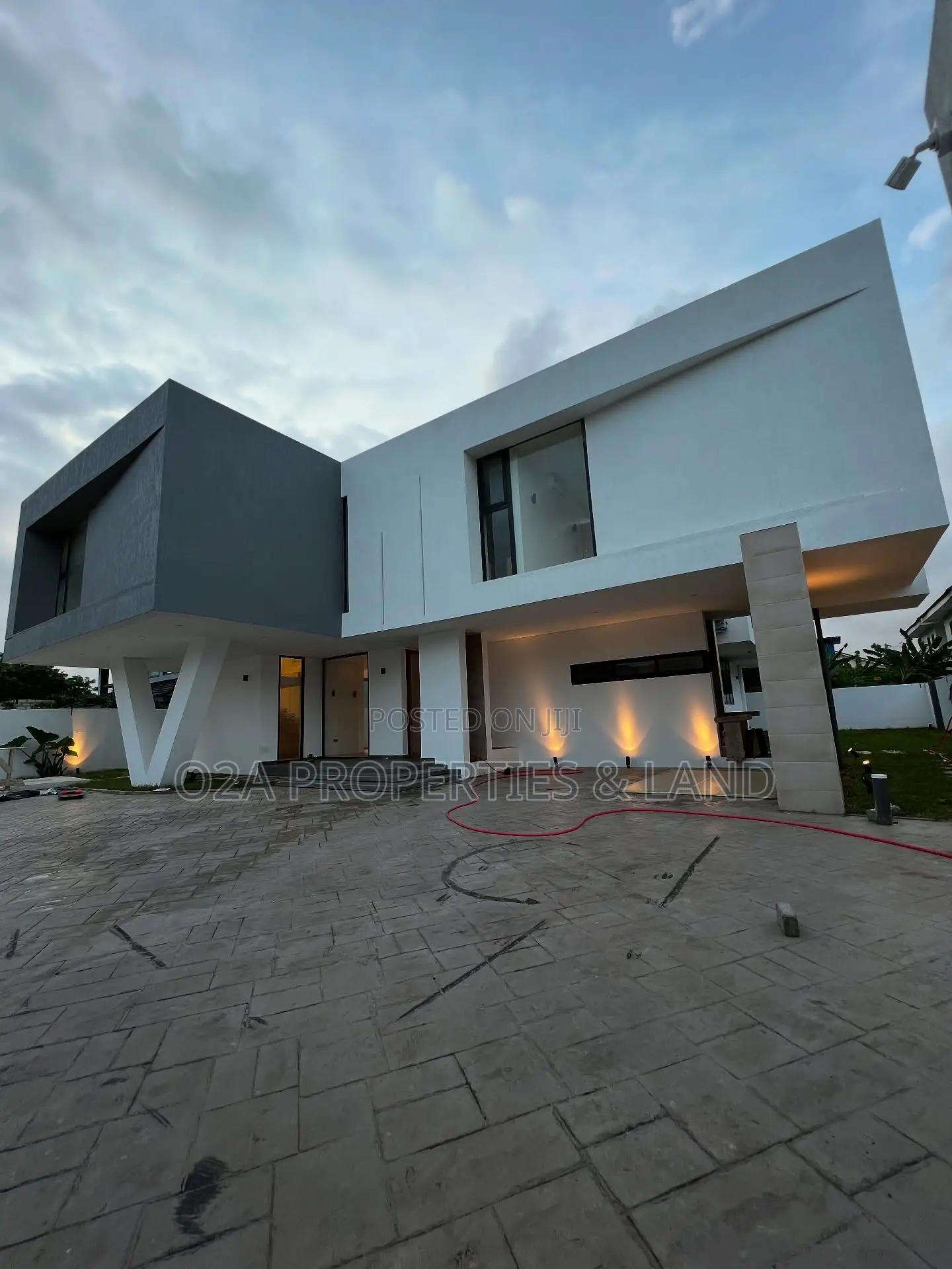4bdrm House in Airport East for sale in Airport Residential Area