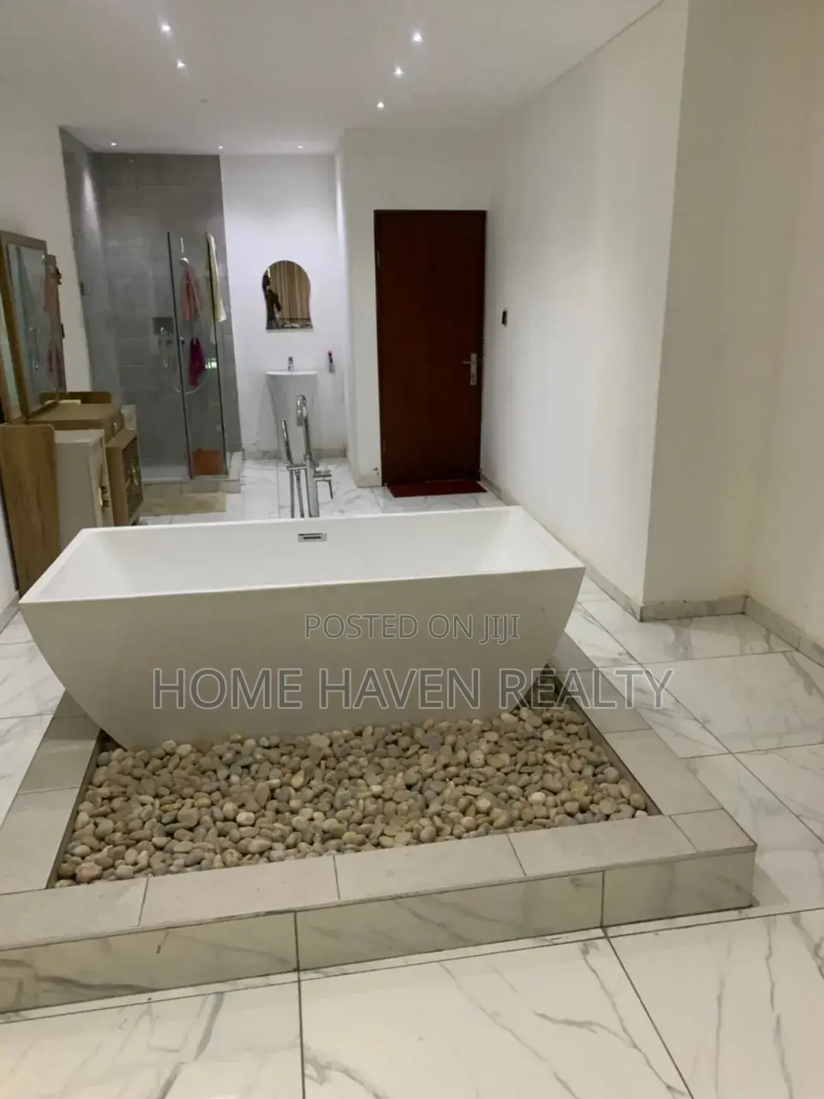 Furnished 3bdrm House in Hills, East Legon for rent in East Legon
