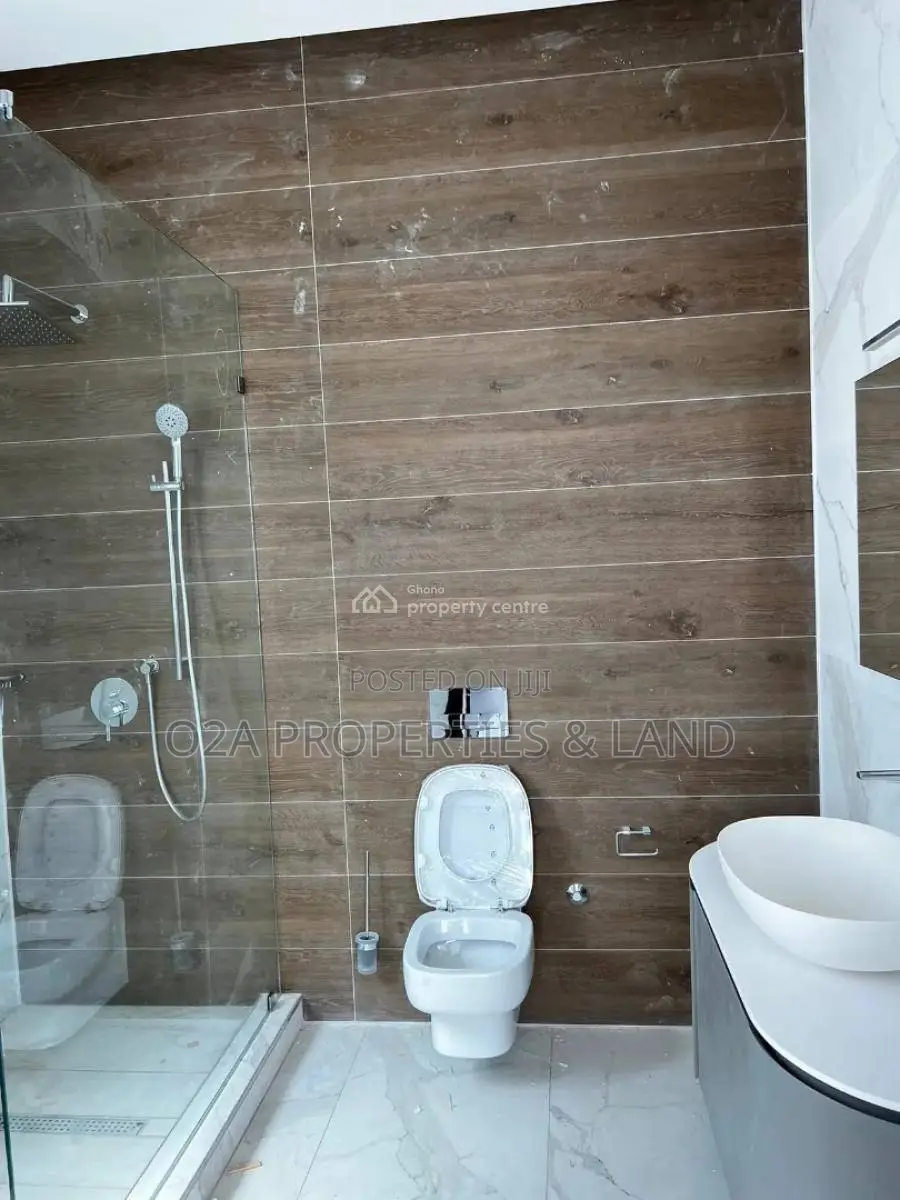 4bdrm Townhouse / Terrace in Cantonment, Acquinas for rent in Acquinas