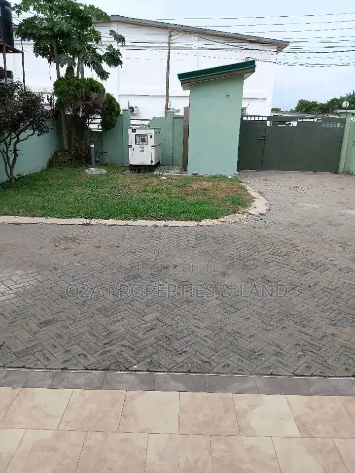 4bdrm House in Osu, Danquah Circle for rent in Danquah Circle