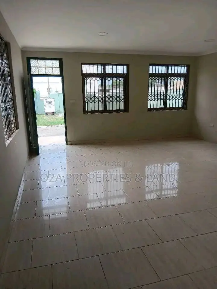 4bdrm House in Osu, Danquah Circle for rent in Danquah Circle