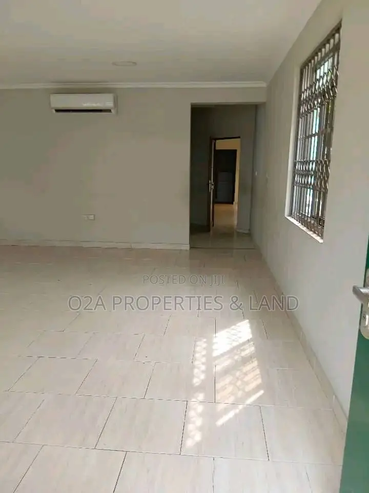 4bdrm House in Osu, Danquah Circle for rent in Danquah Circle