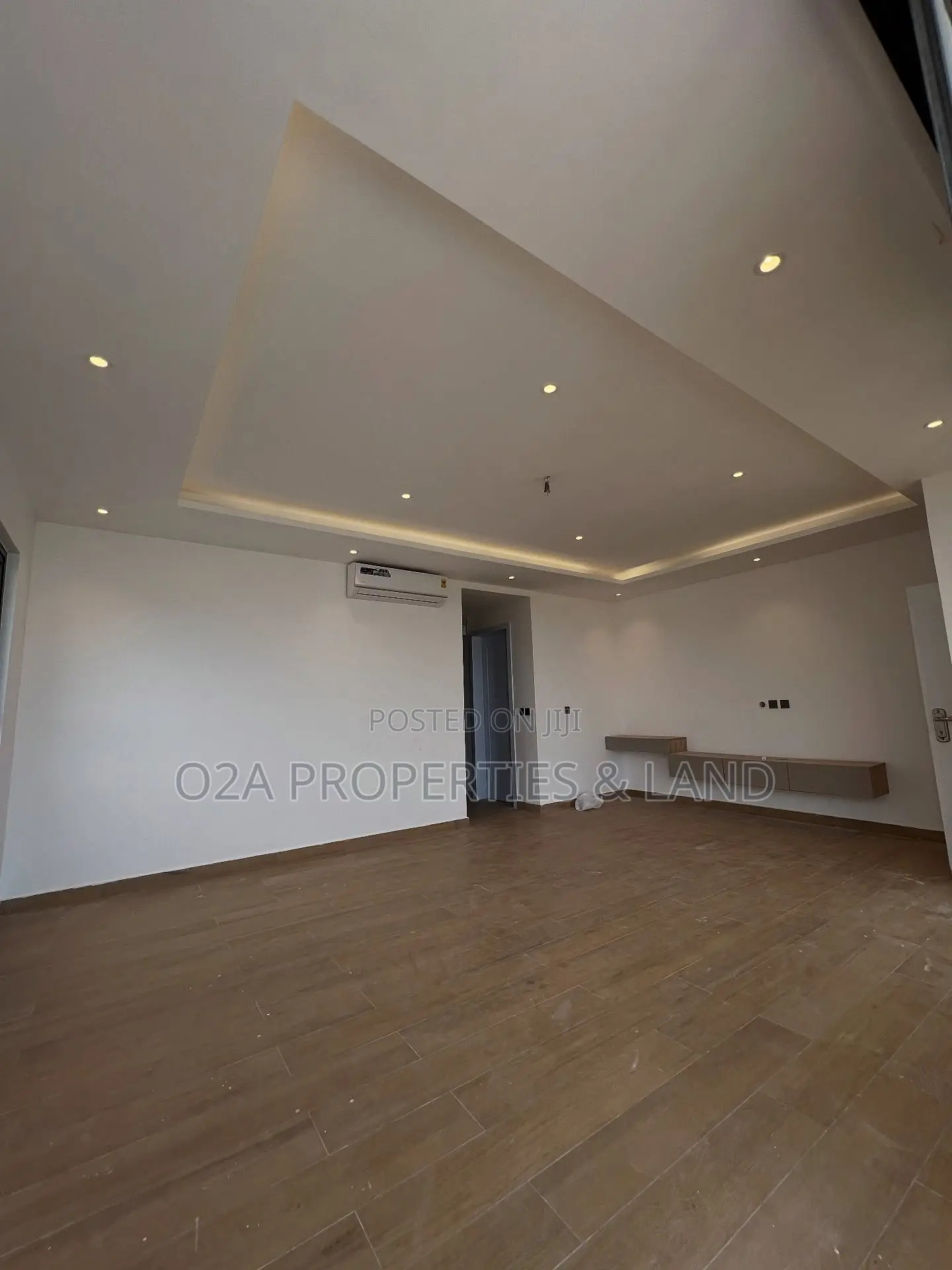 4bdrm House in East Airport for sale in Airport Residential Area