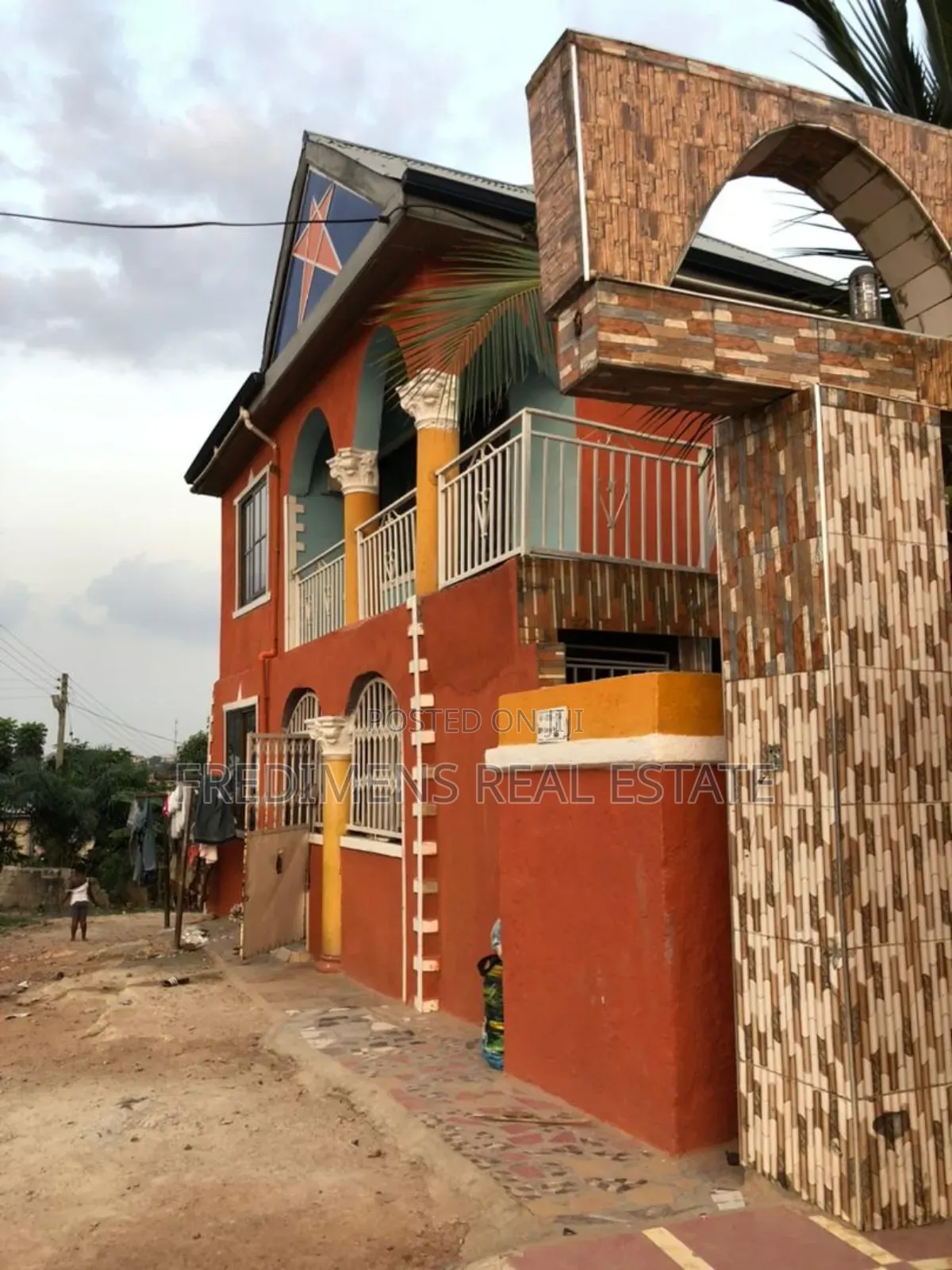 9bdrm Apartment in Fredimens Real, Afigya-Kwabre for sale in Afigya-Kwabre