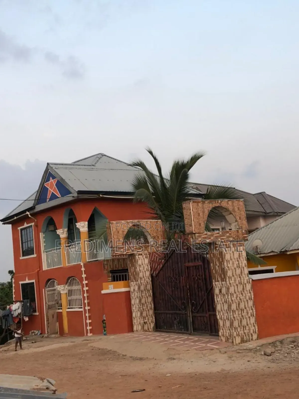9bdrm Apartment in Fredimens Real, Afigya-Kwabre for sale in Afigya-Kwabre
