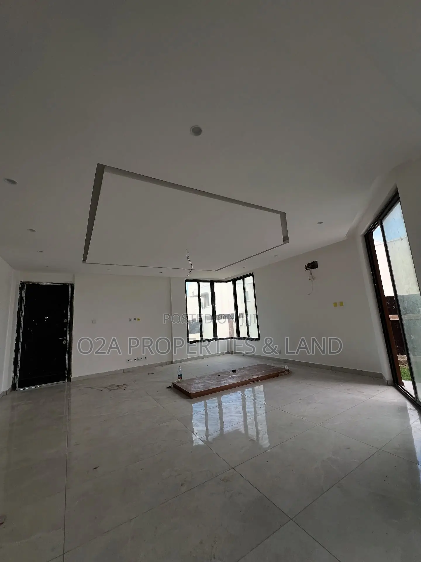 4bdrm House in East Airport for sale in Airport Residential Area