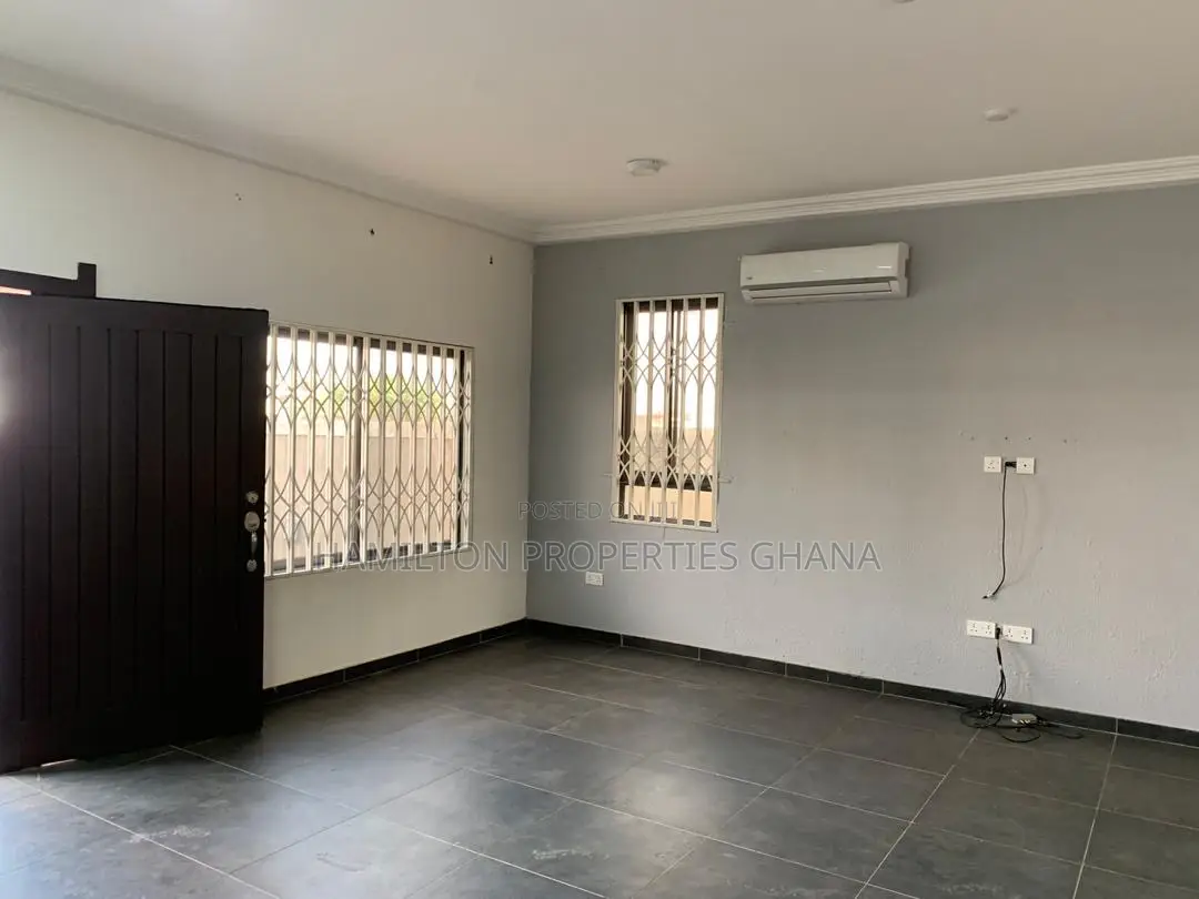 3bdrm House in 14Th Avenue, East Legon for rent in East Legon